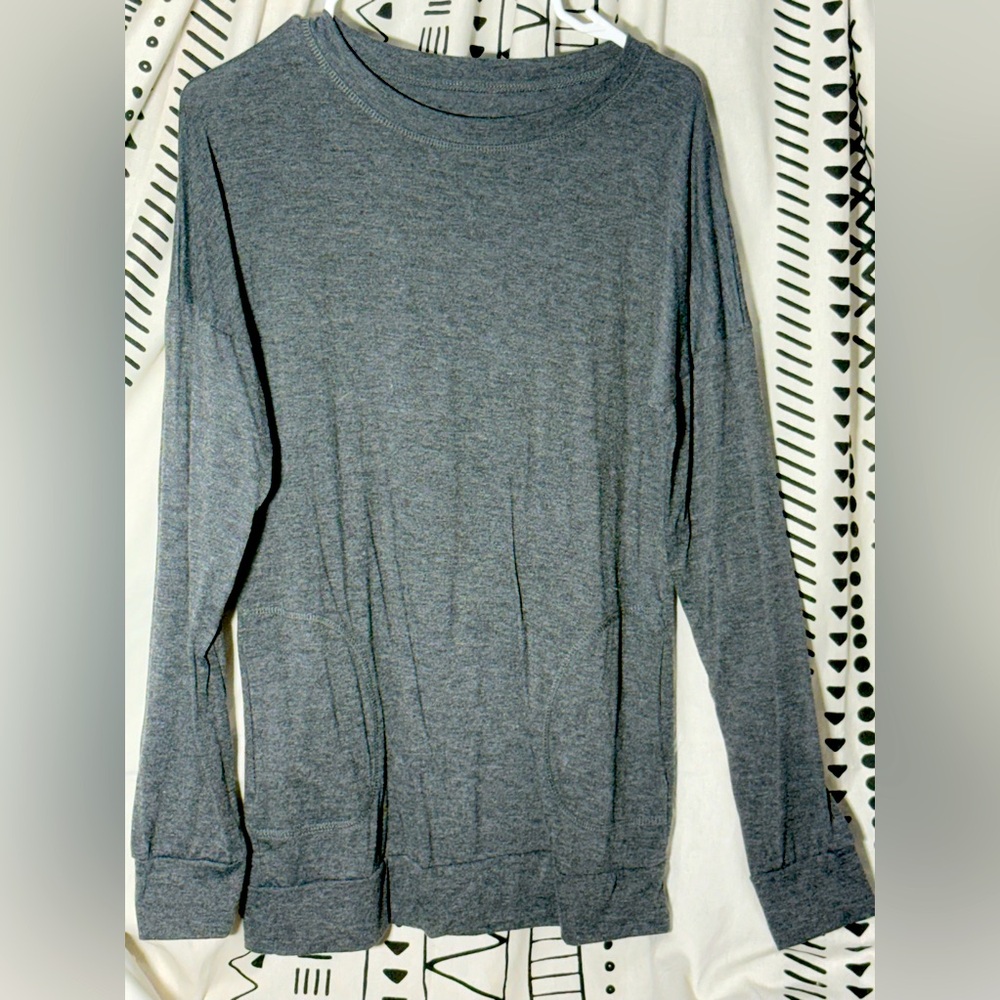 Gray long sleeve shirt with pockets